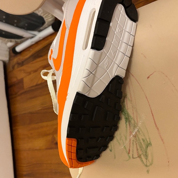 Nike Orange and White Athletic Shoes Nike Air Max  for women brand new very cute - Picture 2 of 6